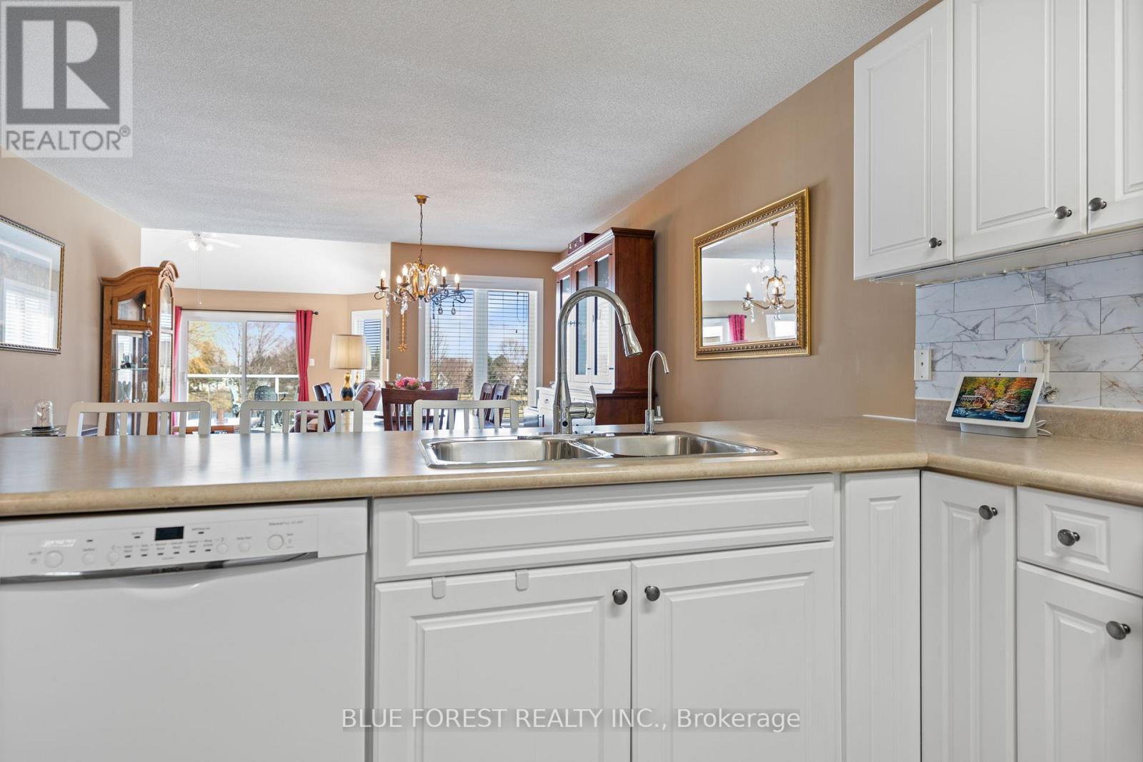 37 Upper Canada Drive, Norfolk (Port Rowan), Ontario  N0E 1M0 - Photo 8 - X12891100