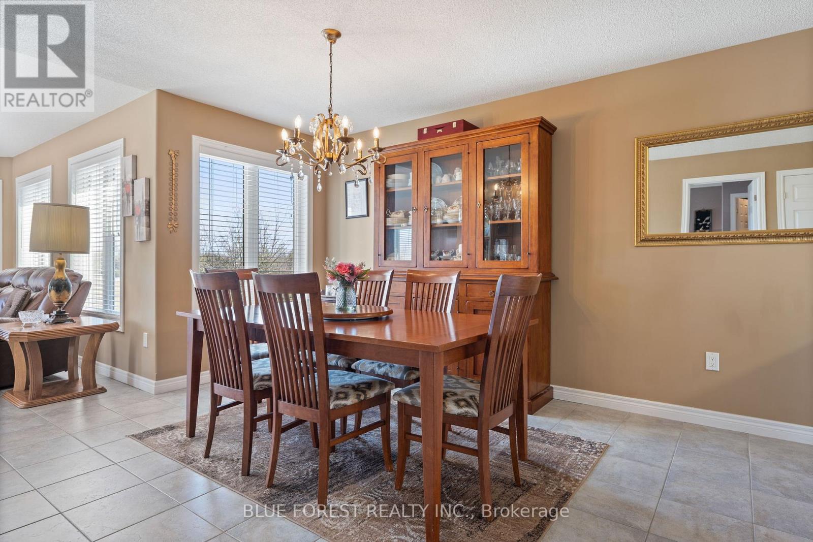 37 Upper Canada Drive, Norfolk (Port Rowan), Ontario  N0E 1M0 - Photo 9 - X12891100