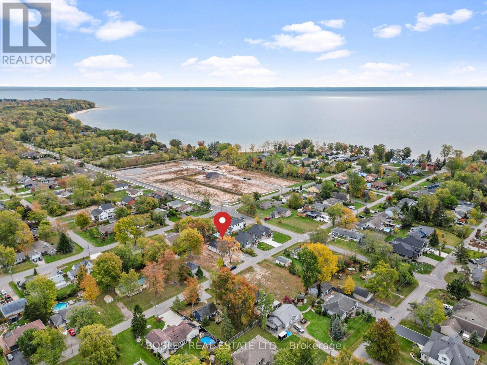 60 Pleasant Avenue N, Fort Erie, Ontario  L0S 1N0 - Photo 2 - X12887354