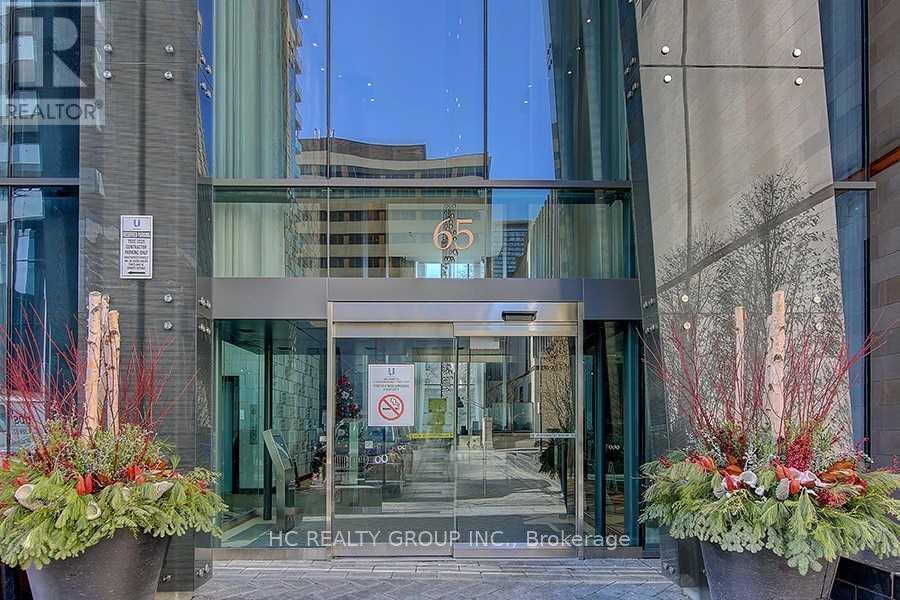 805 - 65 St Mary Street, Toronto, Ontario  M5S 0A6 - Photo 2 - C12891106