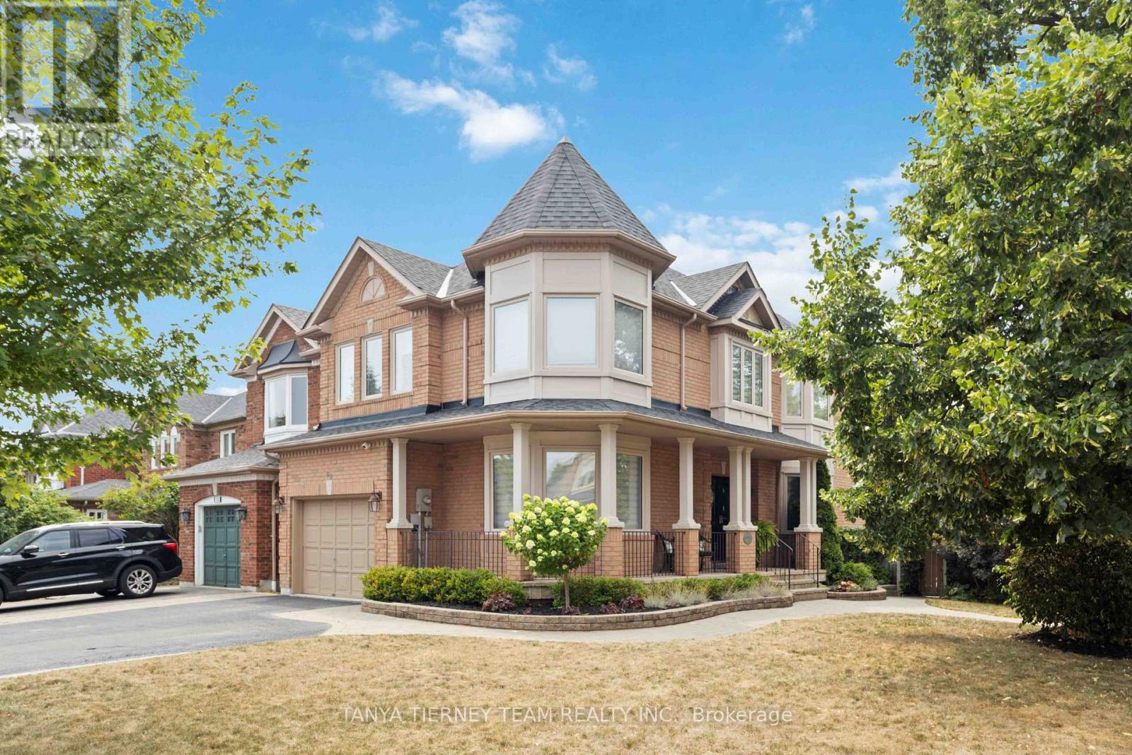 98 BACH AVENUE, Whitby, Ontario