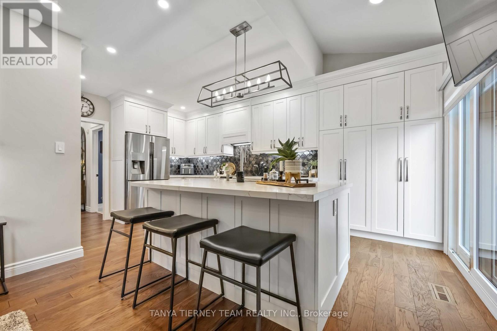 98 Bach Avenue, Whitby, Ontario  L1R 2P8 - Photo 13 - E12891144