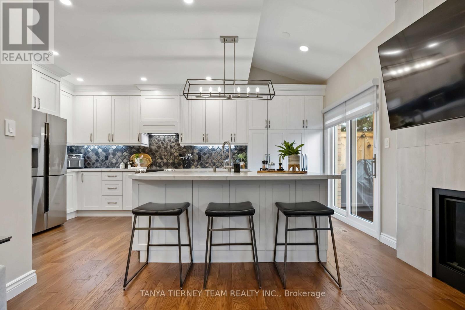 98 Bach Avenue, Whitby, Ontario  L1R 2P8 - Photo 14 - E12891144