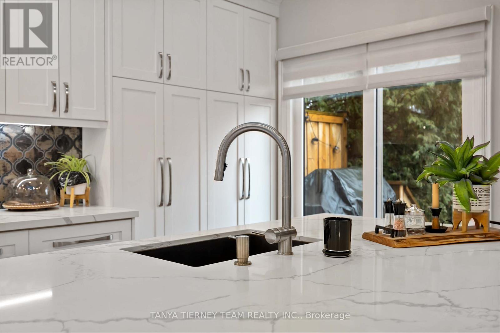 98 Bach Avenue, Whitby, Ontario  L1R 2P8 - Photo 18 - E12891144