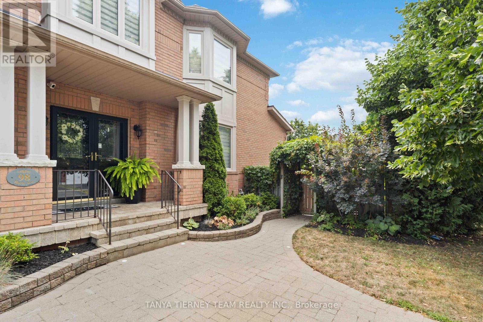 98 Bach Avenue, Whitby, Ontario  L1R 2P8 - Photo 6 - E12891144