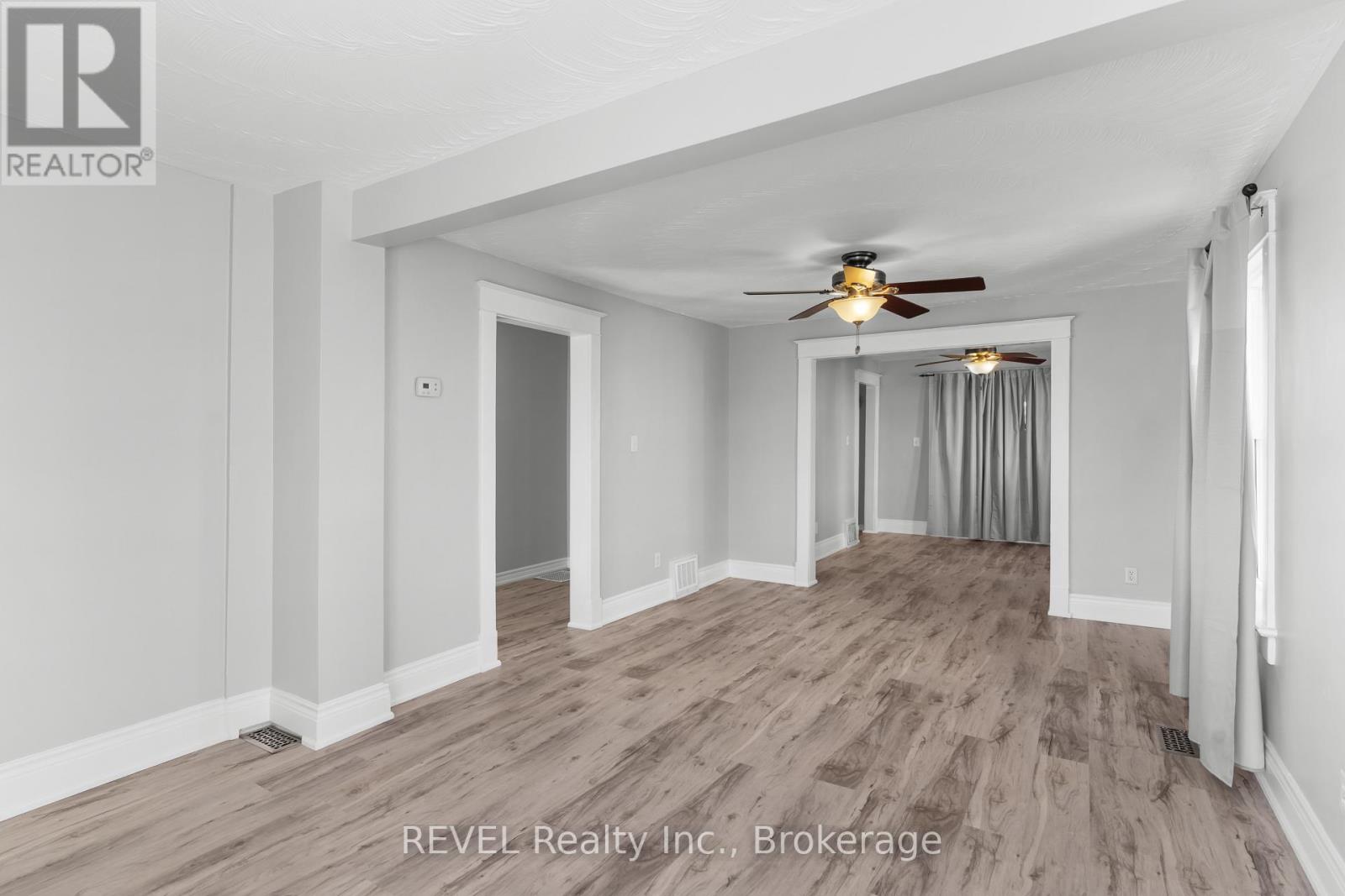 5679 Desson Avenue, Niagara Falls, Ontario  L2G 3T3 - Photo 3 - X12891176