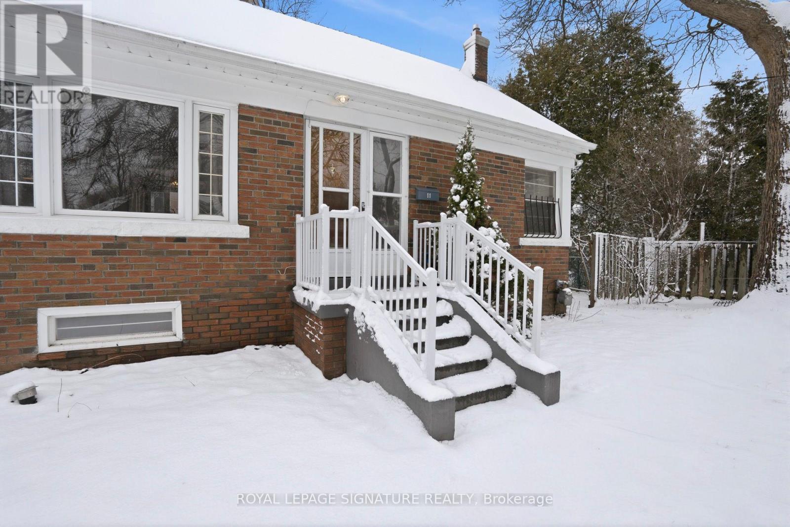 11 Innisdale Drive, Toronto (Wexford-Maryvale), Ontario  M1R 1C4 - Photo 2 - E12890882