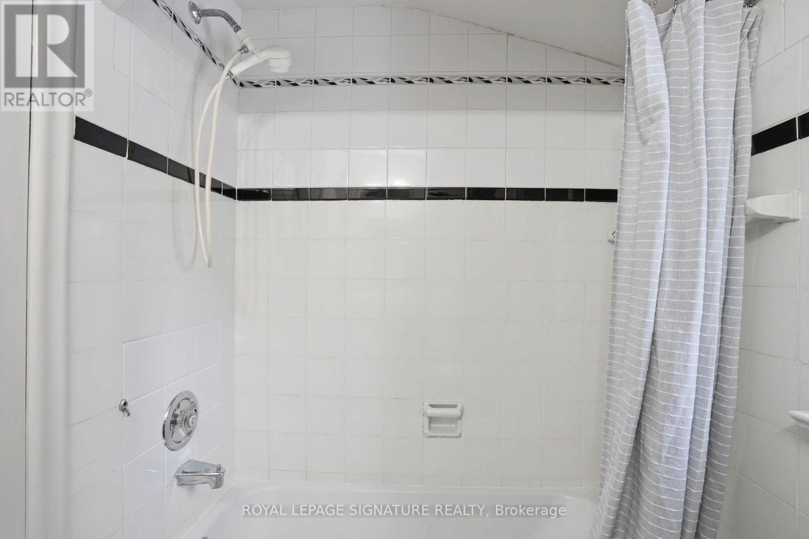 11 Innisdale Drive, Toronto (Wexford-Maryvale), Ontario  M1R 1C4 - Photo 35 - E12890882