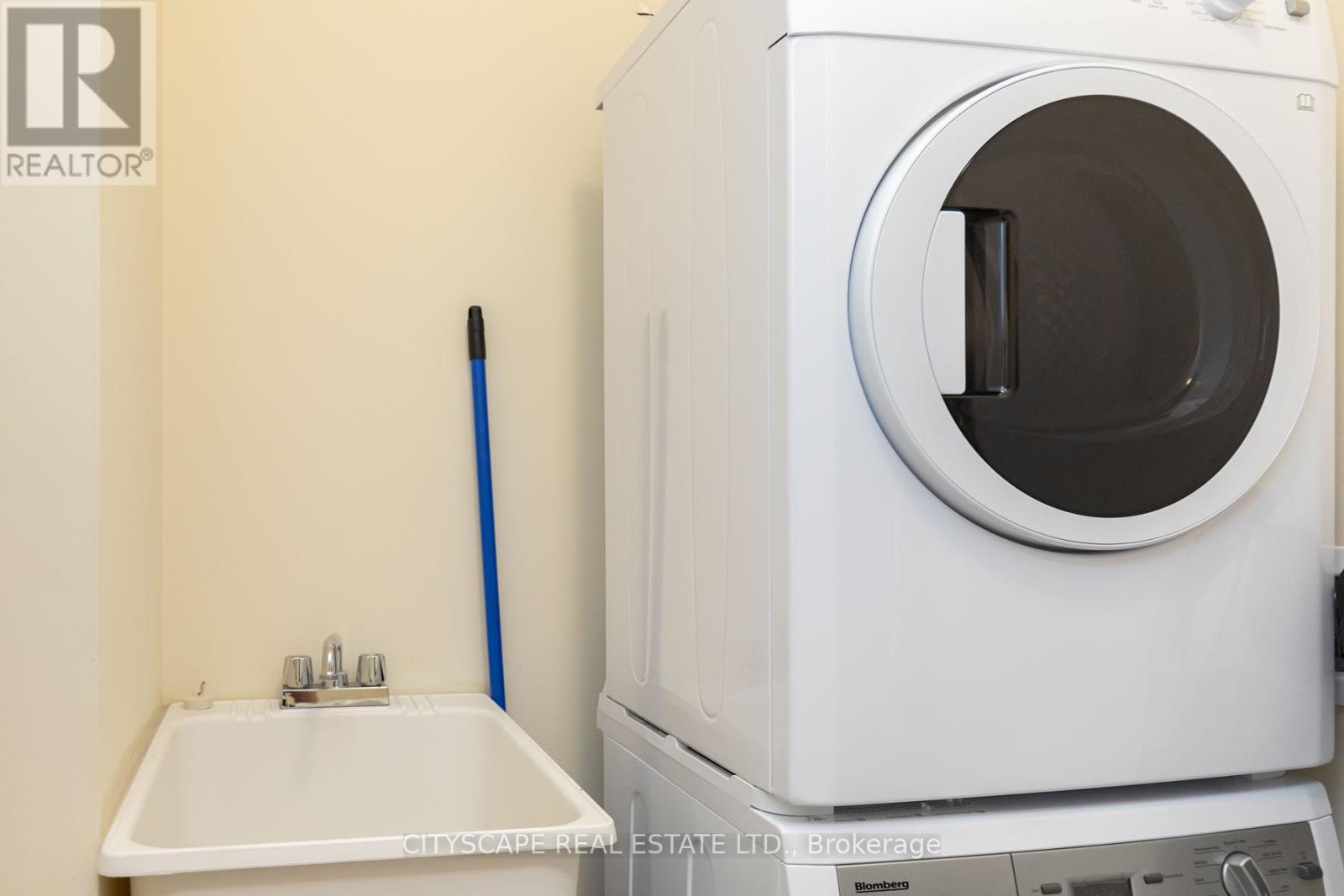 8 - 26 Ernest Avenue, Toronto, Ontario  M6P 3M7 - Photo 19 - W12888902