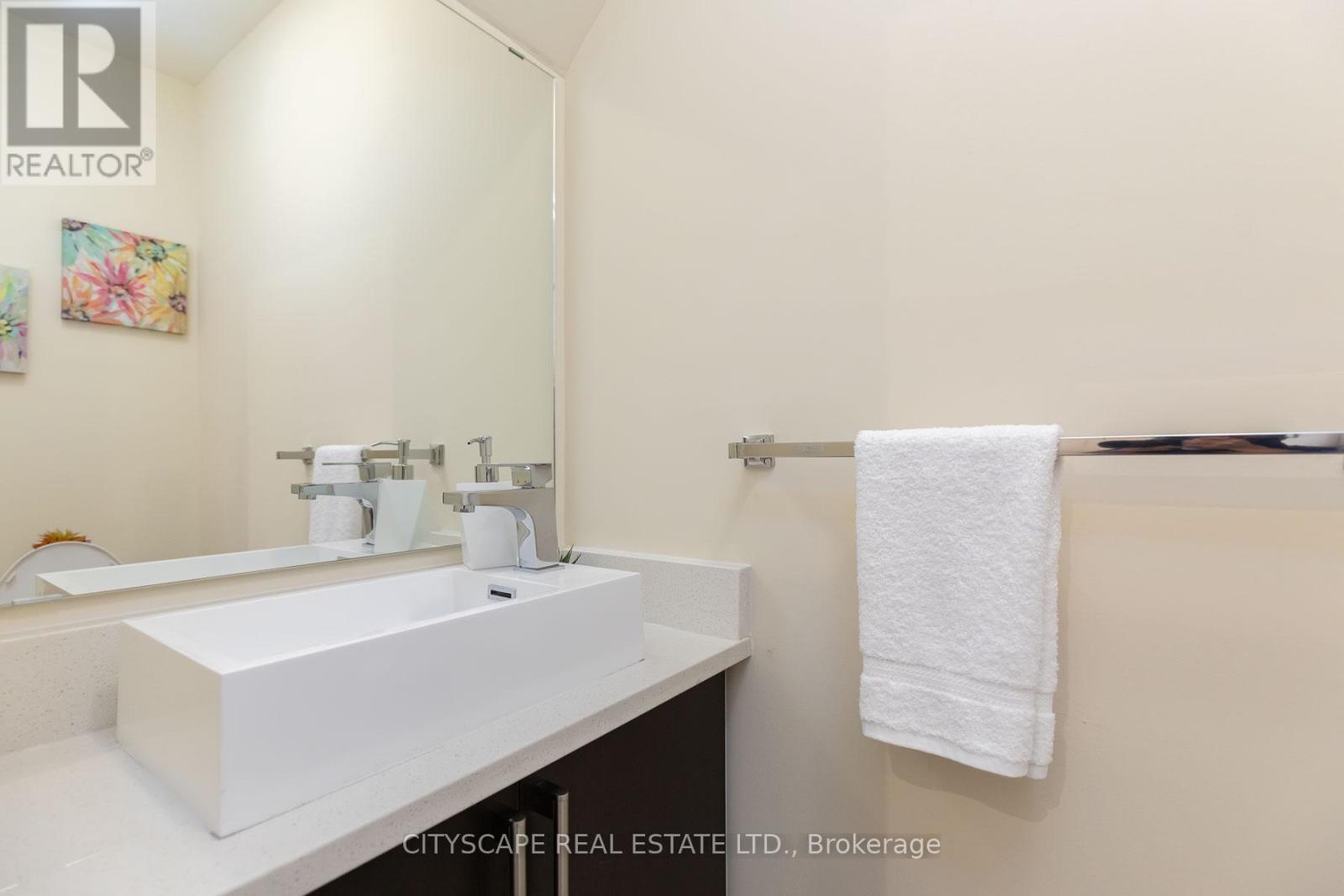 8 - 26 Ernest Avenue, Toronto, Ontario  M6P 3M7 - Photo 6 - W12888902