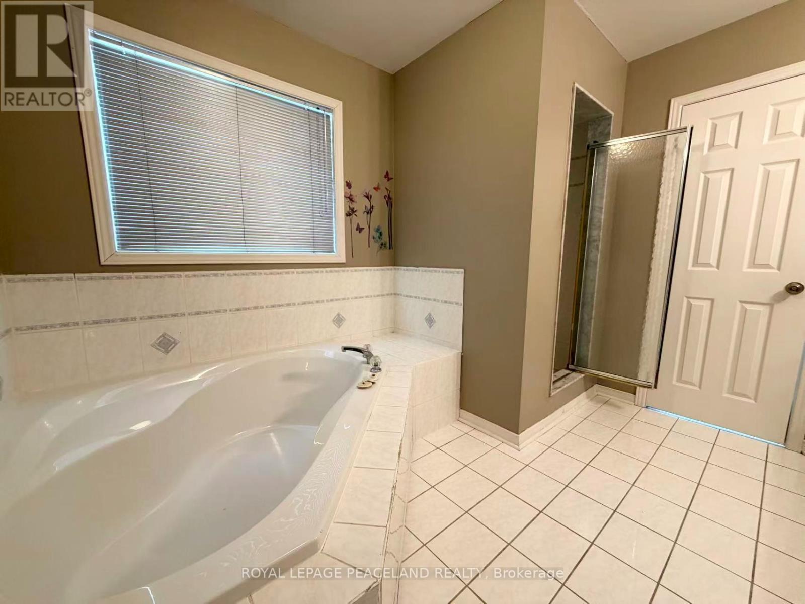 367 Marble Place, Newmarket (Woodland Hill), Ontario  L3X 2P1 - Photo 17 - N12891150