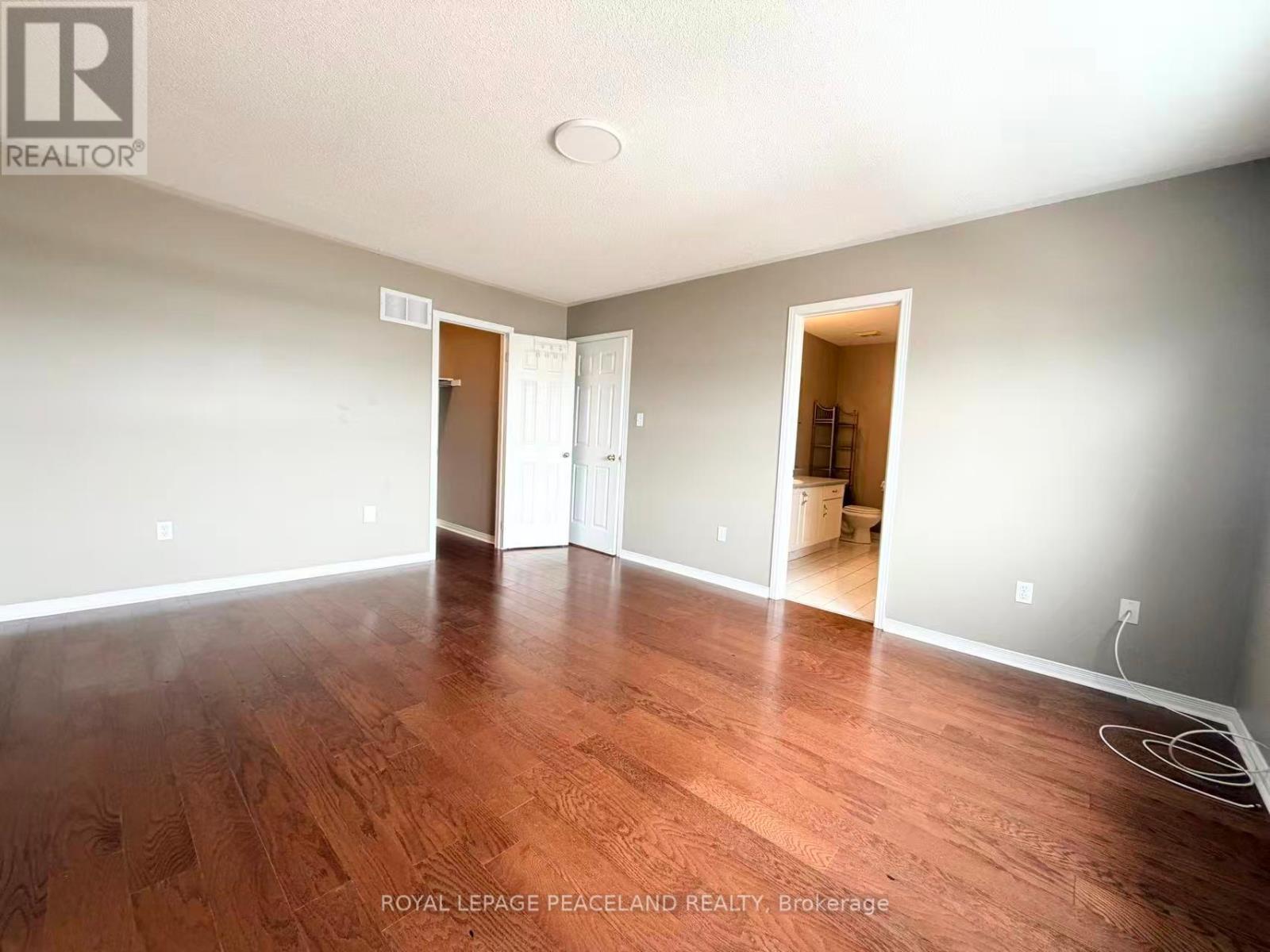 367 Marble Place, Newmarket (Woodland Hill), Ontario  L3X 2P1 - Photo 18 - N12891150