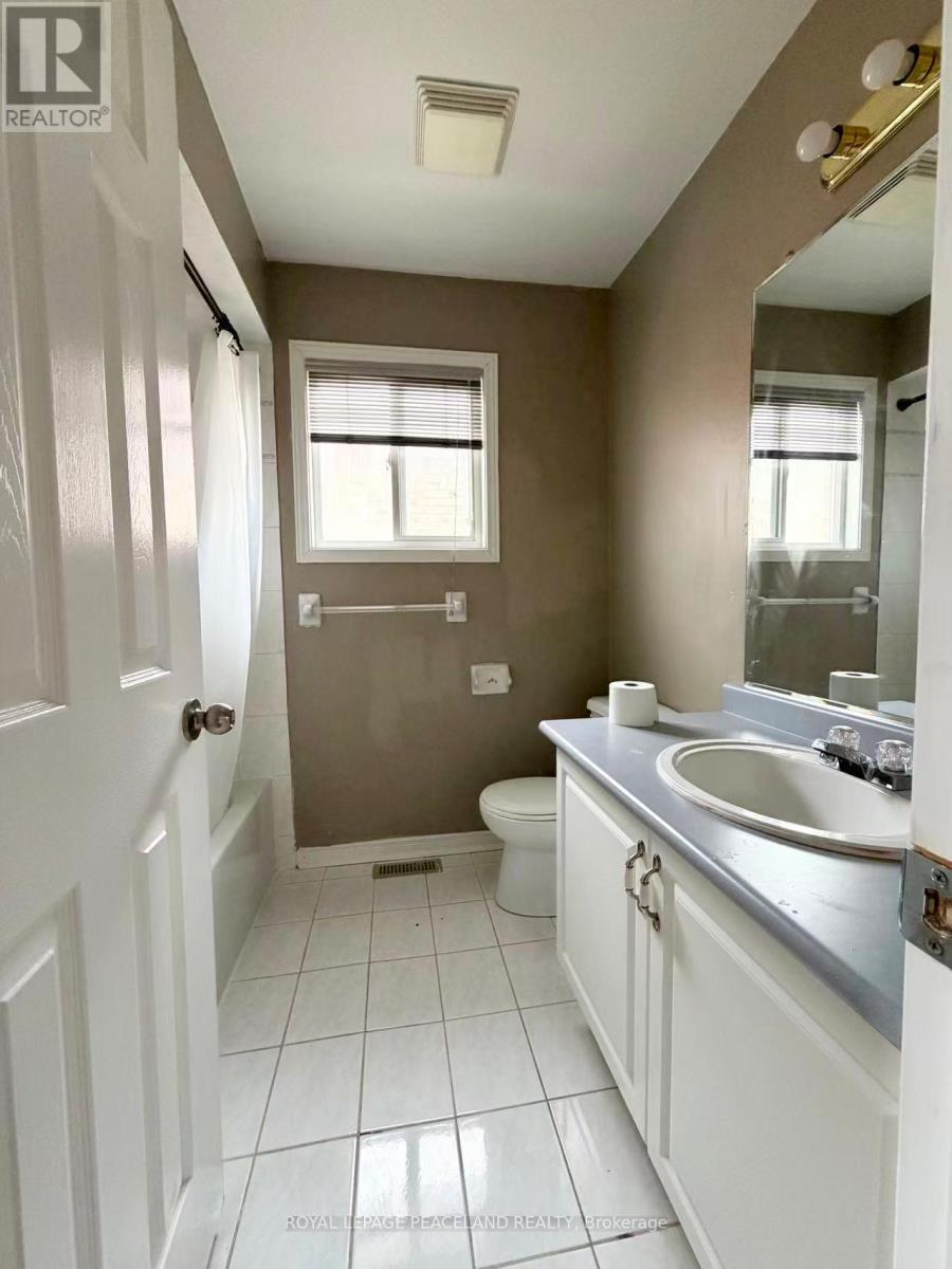 367 Marble Place, Newmarket (Woodland Hill), Ontario  L3X 2P1 - Photo 20 - N12891150