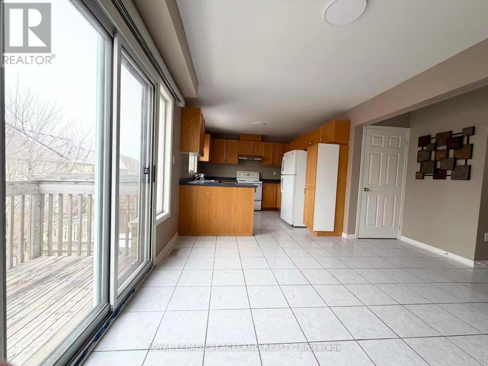 367 Marble Place, Newmarket (Woodland Hill), Ontario  L3X 2P1 - Photo 8 - N12891150