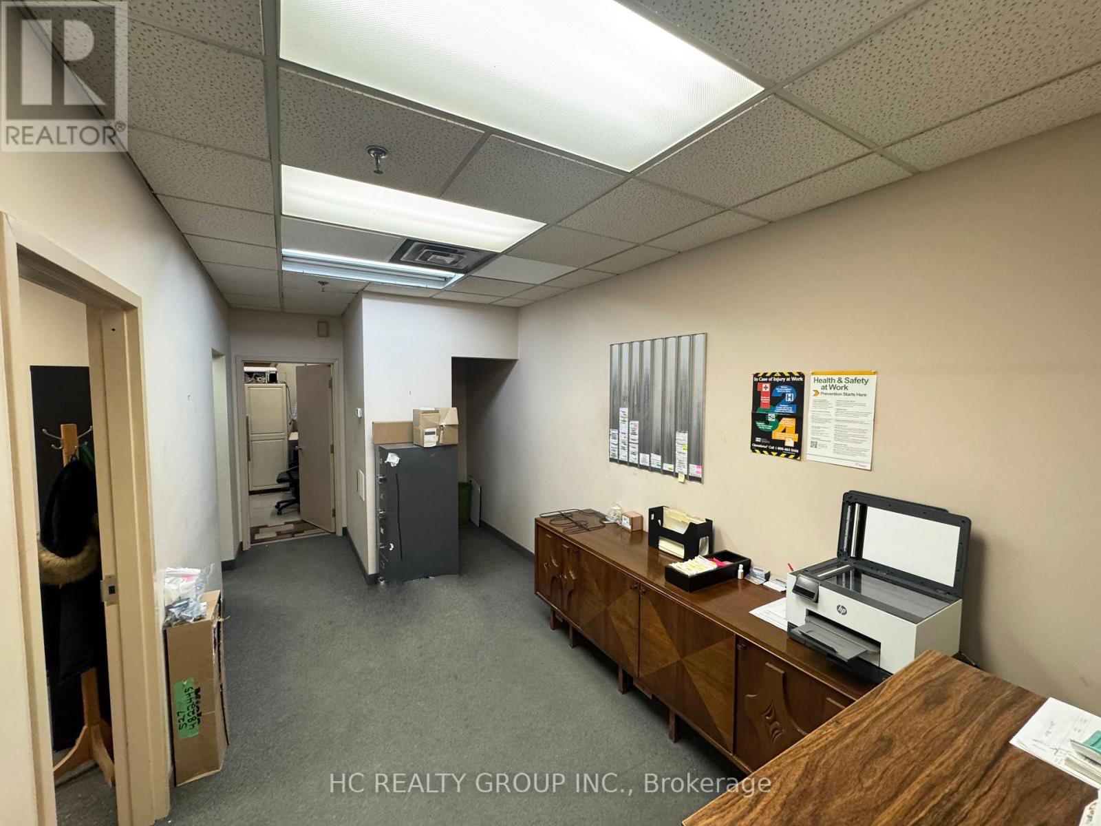 16 - 3300 Steeles Avenue W, Vaughan (Concord), Ontario  L4K 2Y4 - Photo 6 - N12891214