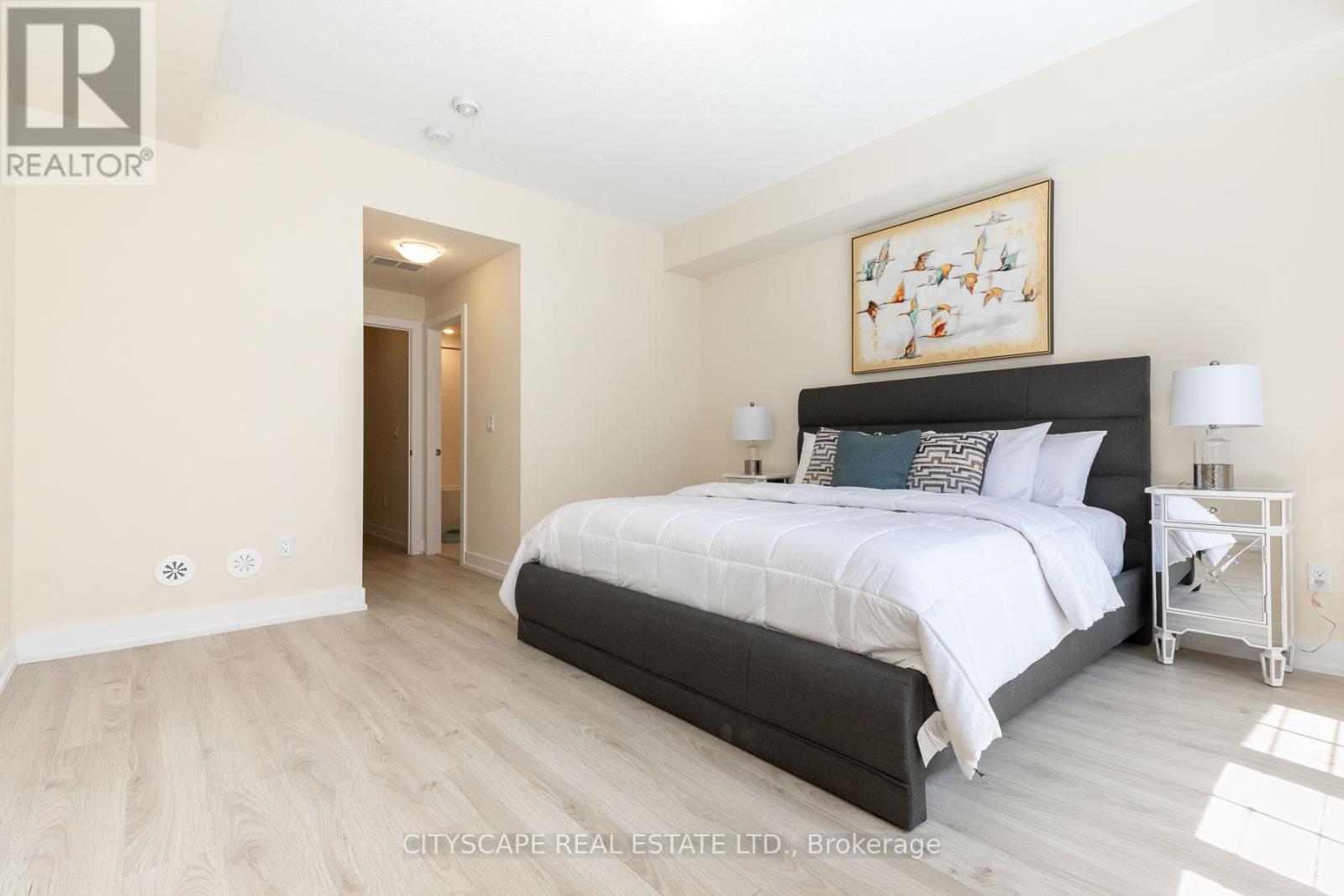 8 - 26 Ernest Avenue, Toronto, Ontario  M6P 3M7 - Photo 8 - W12888902