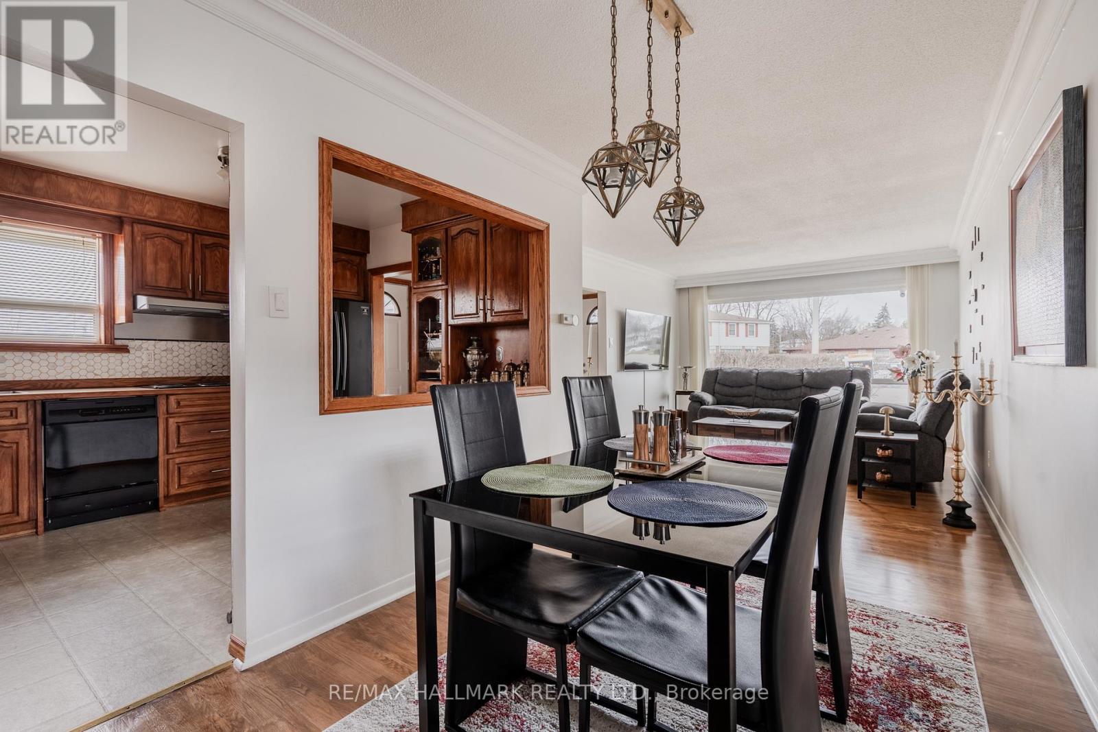 15 Dalton Place, Brampton, Ontario  L6T 1N6 - Photo 9 - W12890134