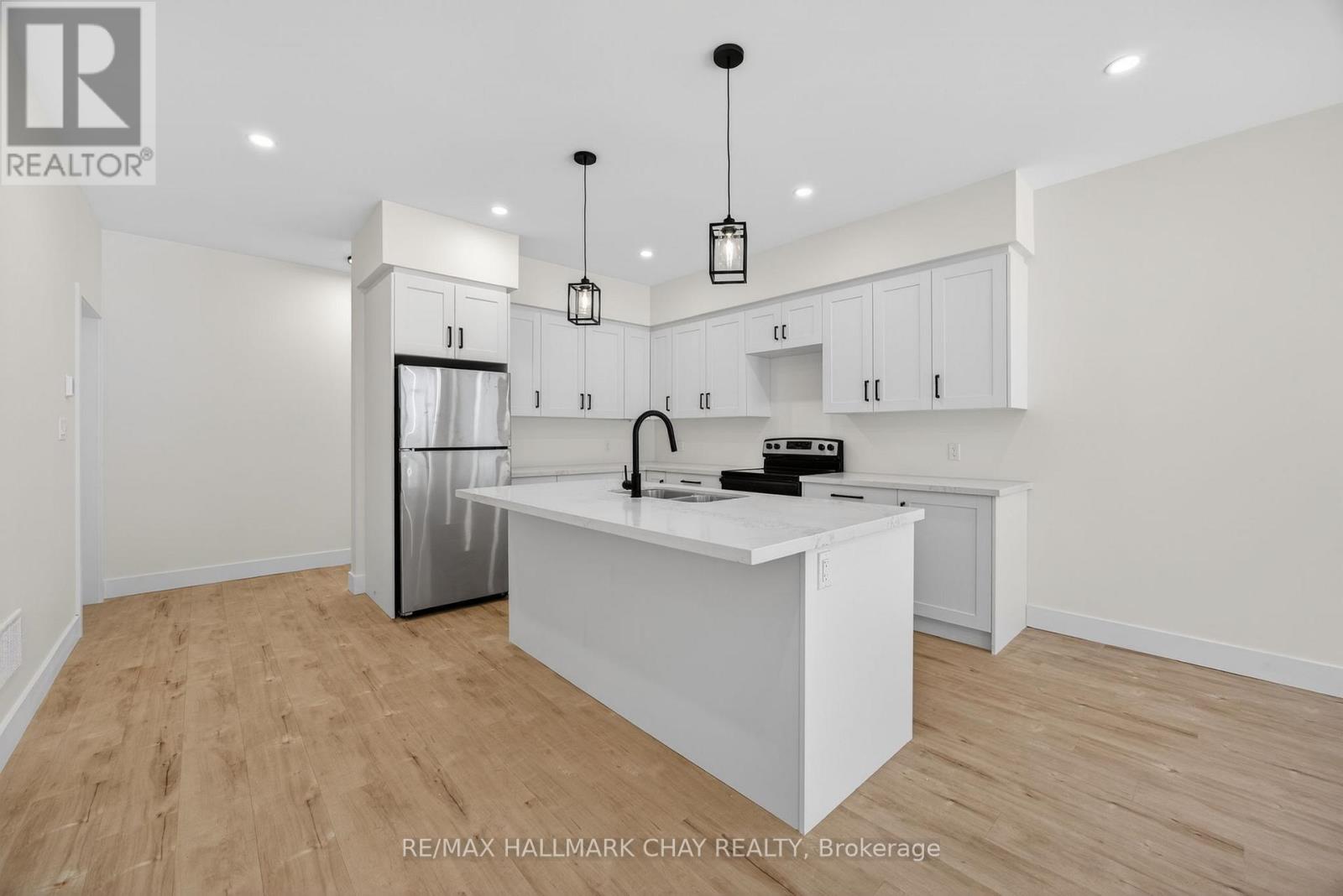 28 Rose Avenue, Orillia, Ontario  L3V 6B4 - Photo 21 - S12891102