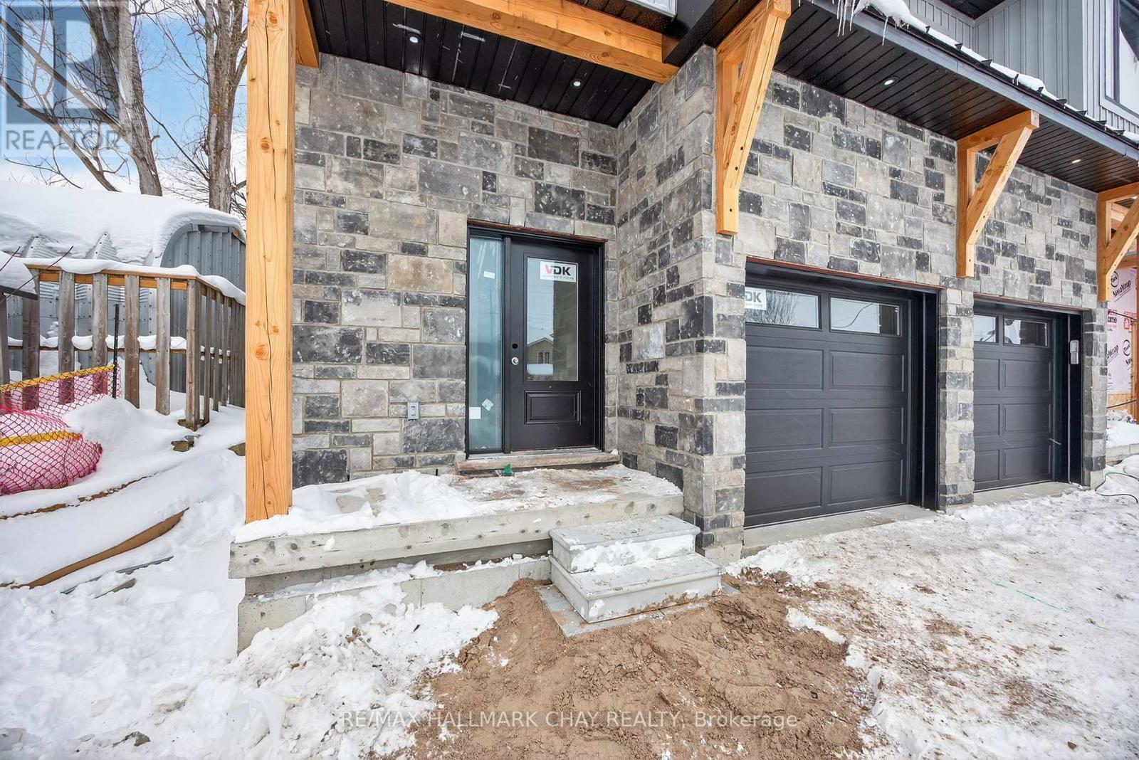 28 Rose Avenue, Orillia, Ontario  L3V 6B4 - Photo 5 - S12891102