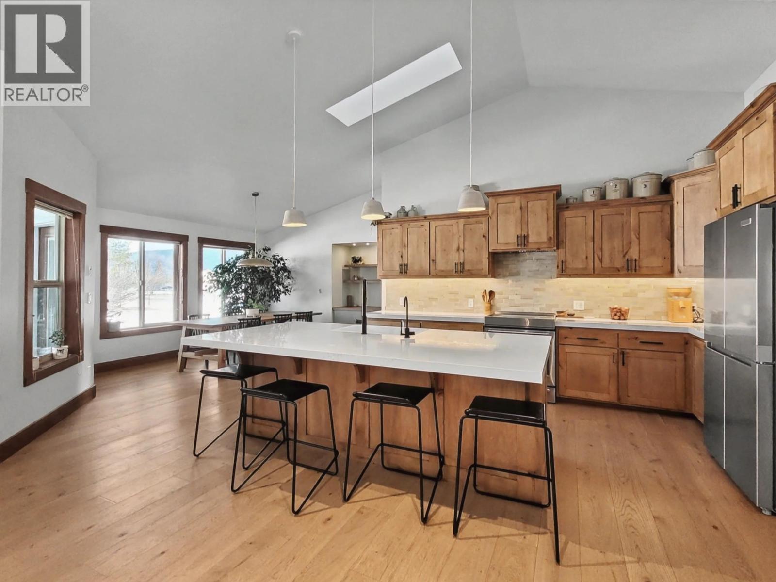 8170 Plotnikoff Road, Grand Forks, British Columbia  V0H 1H2 - Photo 6 - 10376518