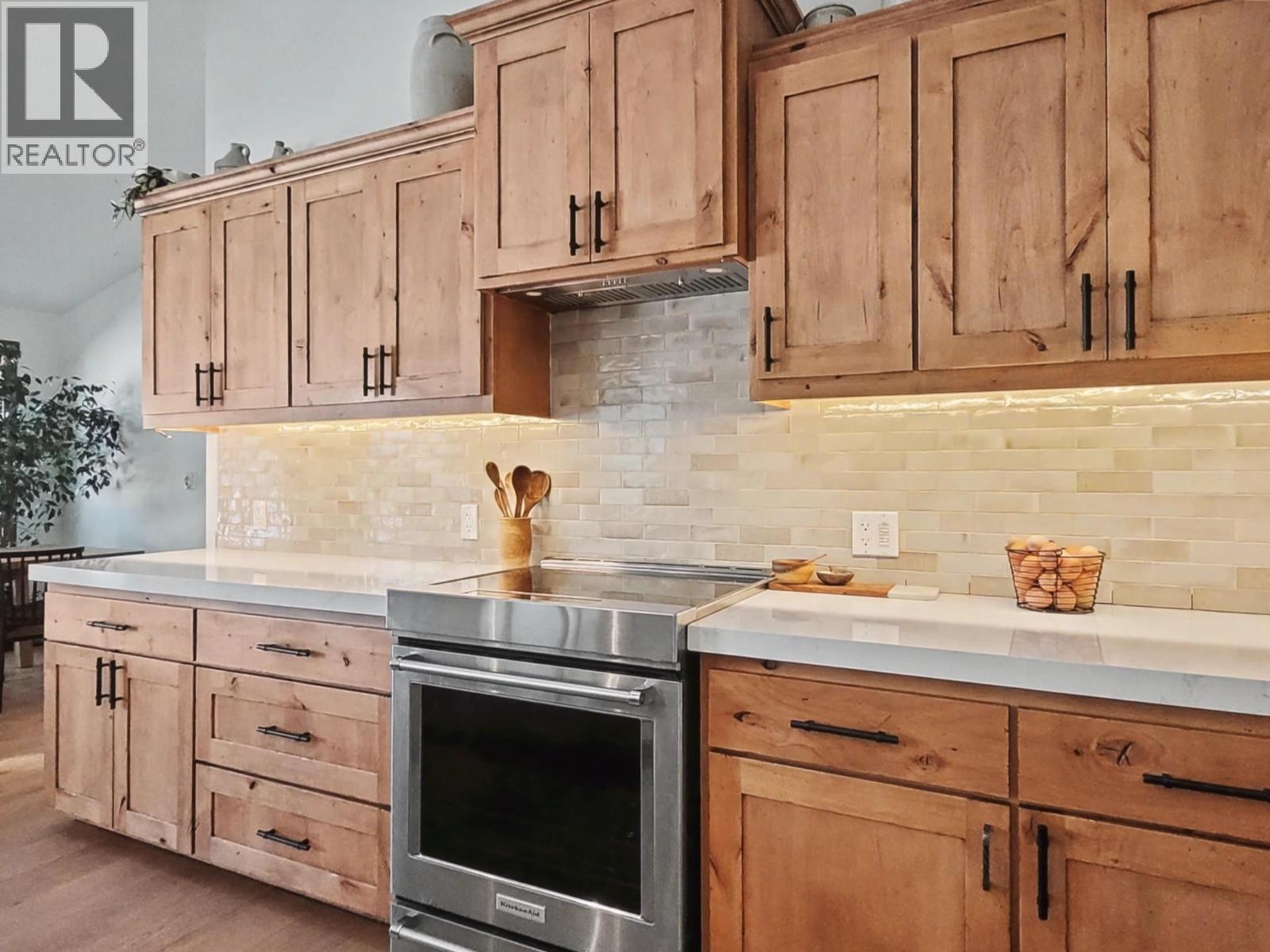 8170 Plotnikoff Road, Grand Forks, British Columbia  V0H 1H2 - Photo 12 - 10376518