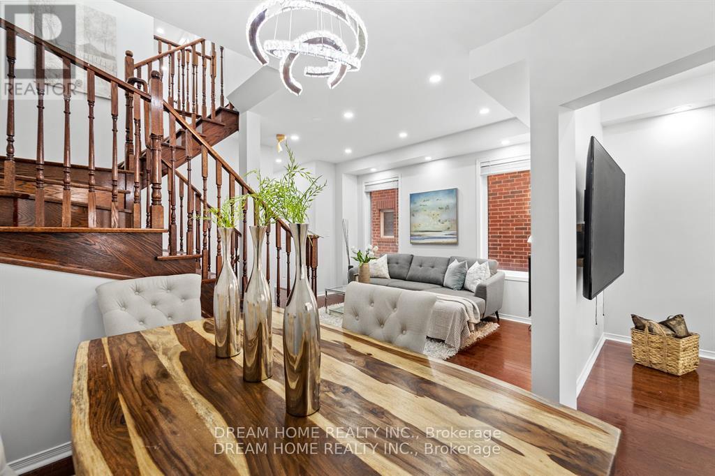 #upper - 4730 Alana Glen Drive, Mississauga, Ontario  L5V 0C3 - Photo 11 - W12891114