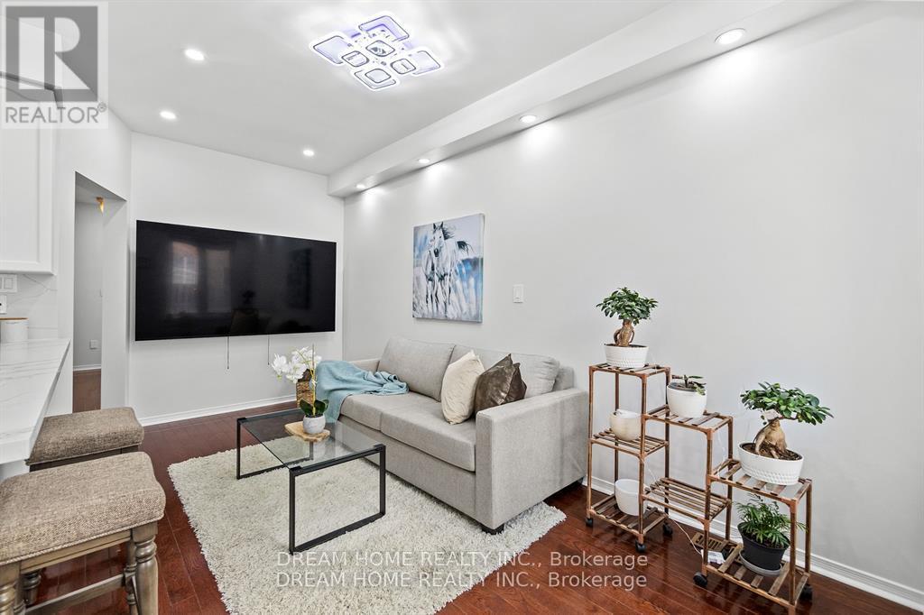 #upper - 4730 Alana Glen Drive, Mississauga, Ontario  L5V 0C3 - Photo 13 - W12891114