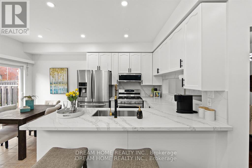 #upper - 4730 Alana Glen Drive, Mississauga, Ontario  L5V 0C3 - Photo 17 - W12891114