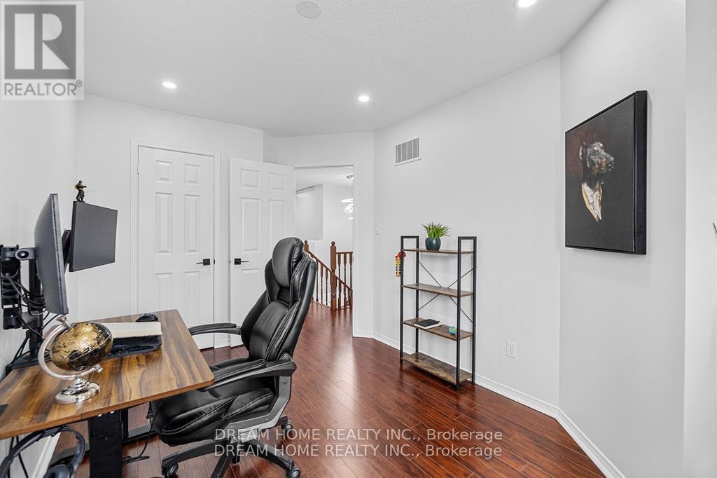 #upper - 4730 Alana Glen Drive, Mississauga, Ontario  L5V 0C3 - Photo 24 - W12891114