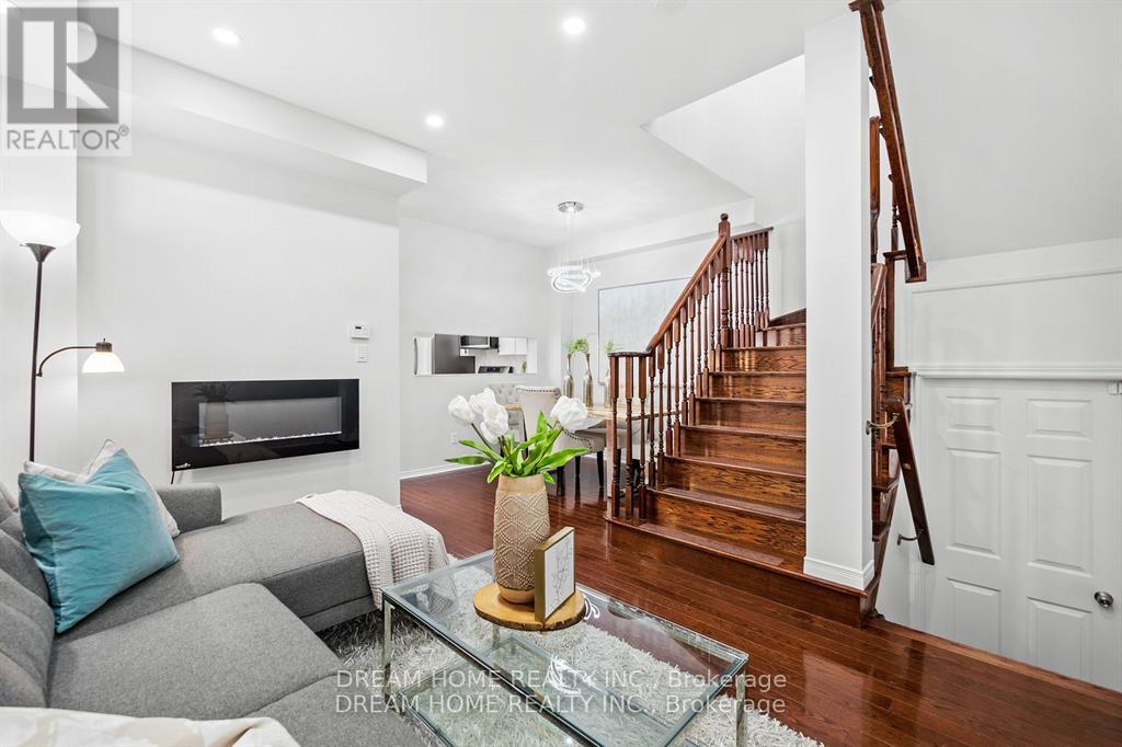 #upper - 4730 Alana Glen Drive, Mississauga, Ontario  L5V 0C3 - Photo 8 - W12891114