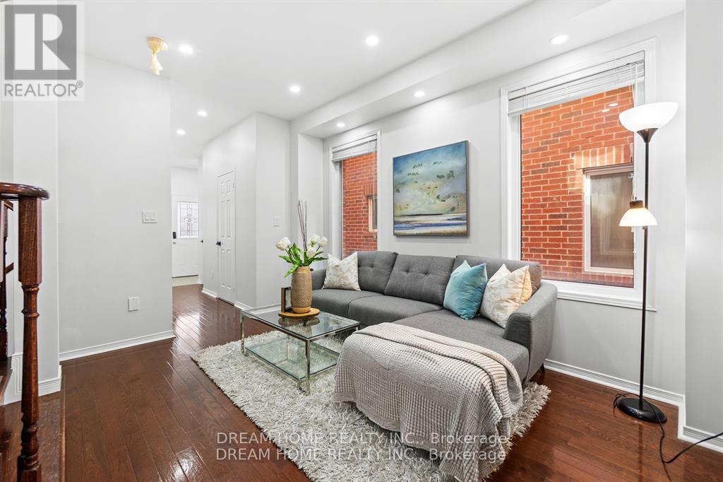 #upper - 4730 Alana Glen Drive, Mississauga, Ontario  L5V 0C3 - Photo 9 - W12891114