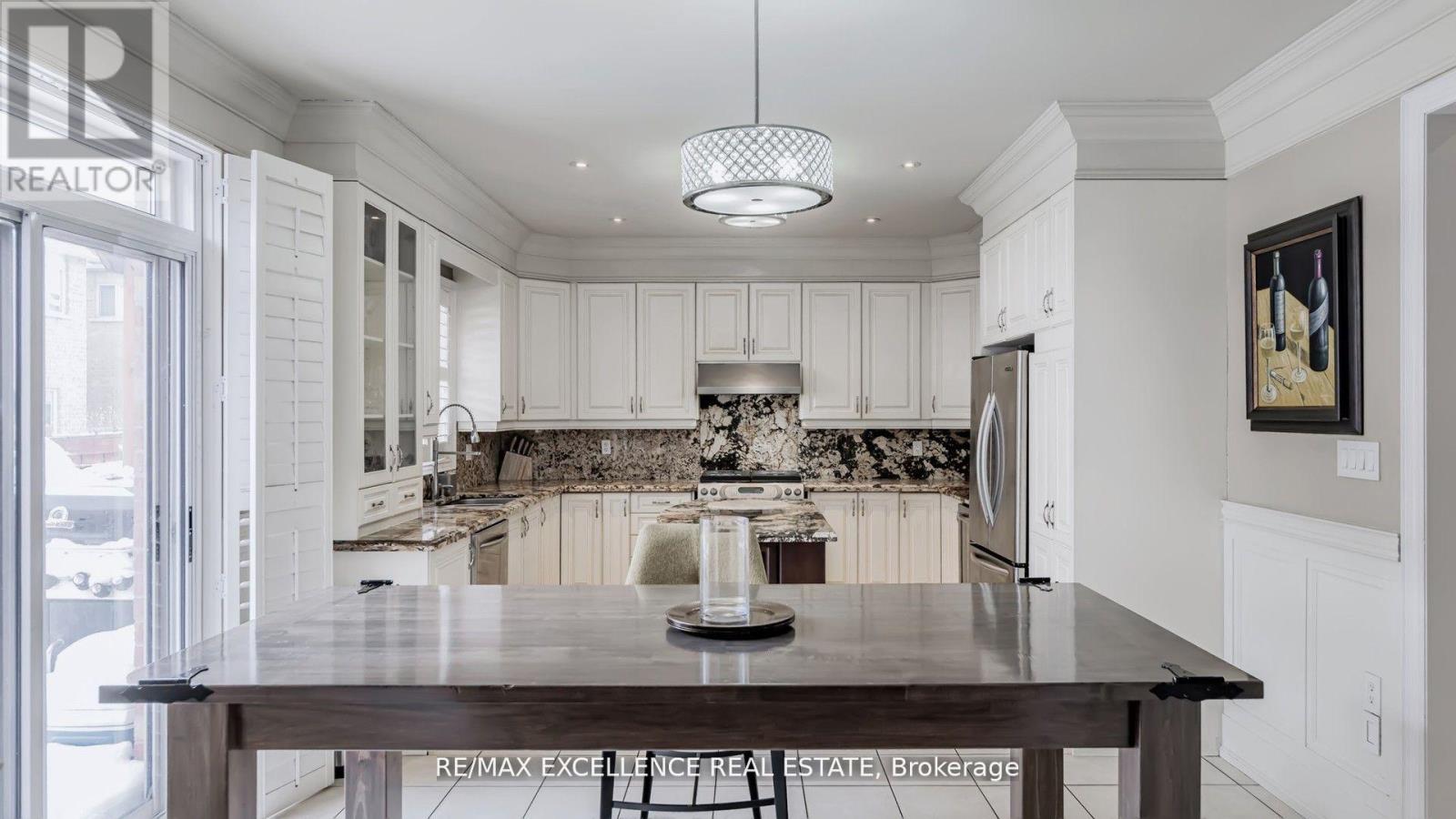 68 Bluffwood Crescent, Brampton, Ontario  L6P 2P3 - Photo 15 - W12891190