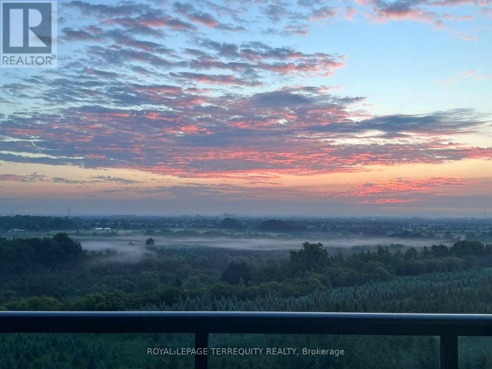 704 - 45 Yorkland Boulevard, Brampton, Ontario  L6P 4B4 - Photo 9 - W12891206