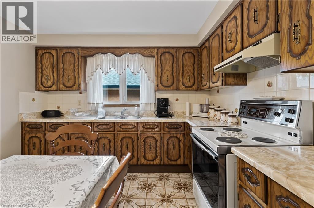 14 Valrose Drive, Hamilton, Ontario  L8E 3T4 - Photo 12 - 40812011