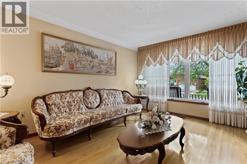 14 Valrose Drive, Hamilton, Ontario  L8E 3T4 - Photo 7 - 40812011