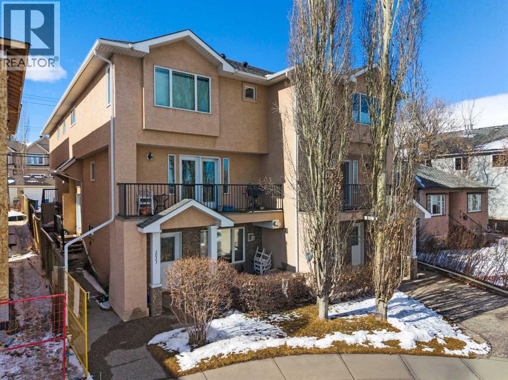 2, 2023 24 Street Sw, Calgary, Alberta  T3E 1T1 - Photo 1 - A2292611