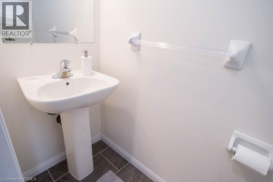 21 Diana Avenue Unit# 24, Brantford, Ontario  N3T 0G7 - Photo 4 - 40812757