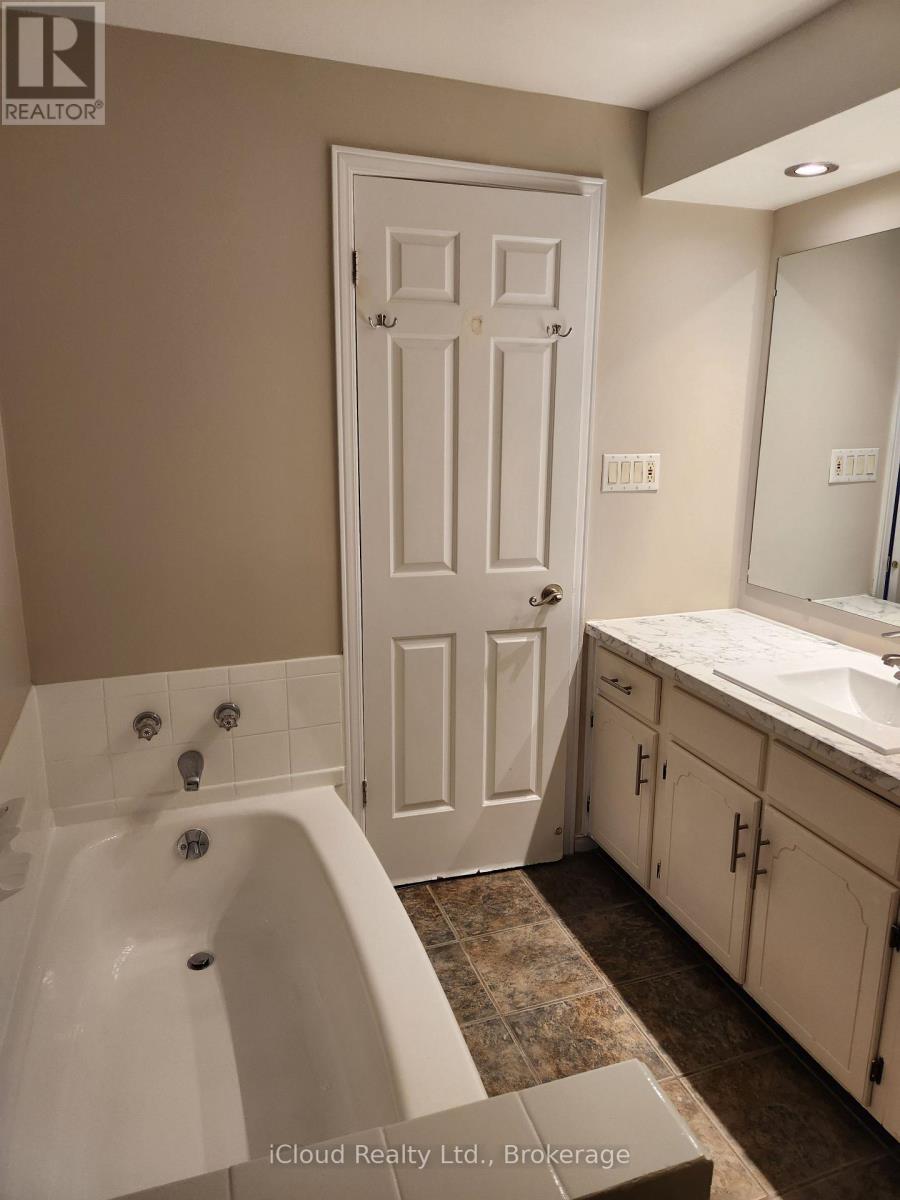 45 - 178 Scott Street, St. Catharines, Ontario  L2N 6Y5 - Photo 18 - X12891104