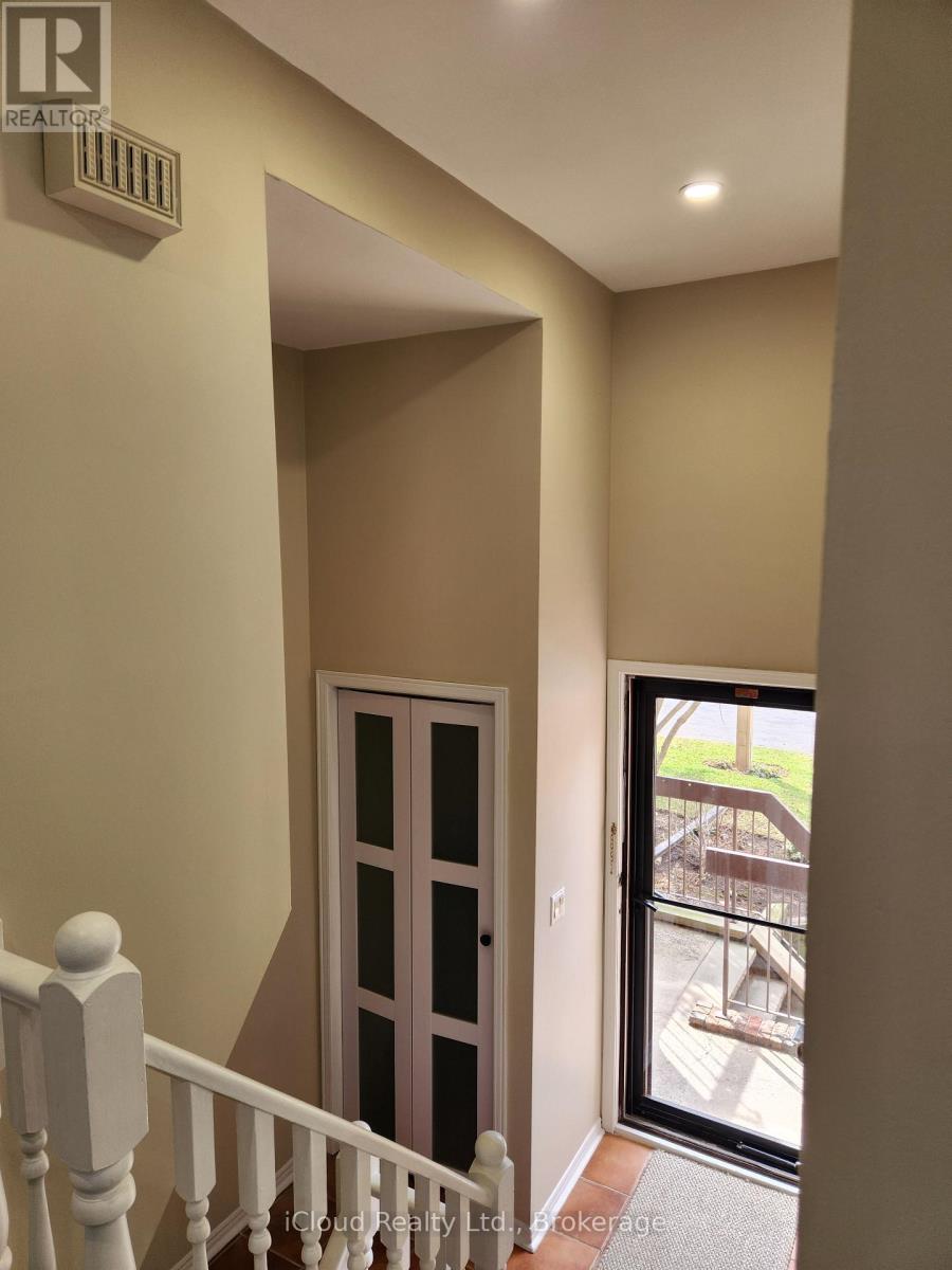 45 - 178 Scott Street, St. Catharines, Ontario  L2N 6Y5 - Photo 5 - X12891104