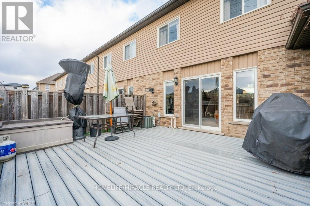 97 Sorrento Street, Kitchener, Ontario  N2R 0A7 - Photo 10 - X12891136