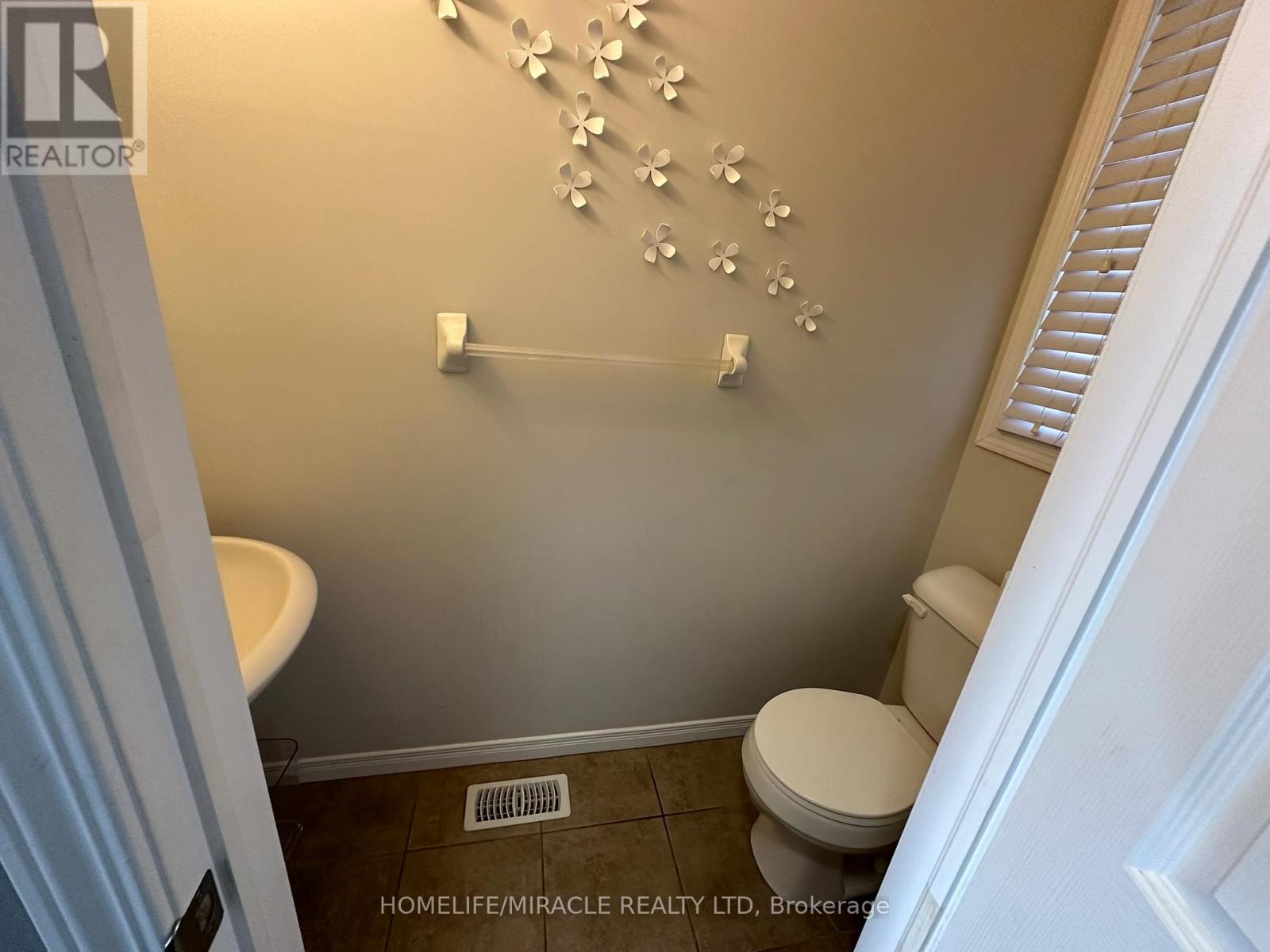 97 Sorrento Street, Kitchener, Ontario  N2R 0A7 - Photo 24 - X12891136