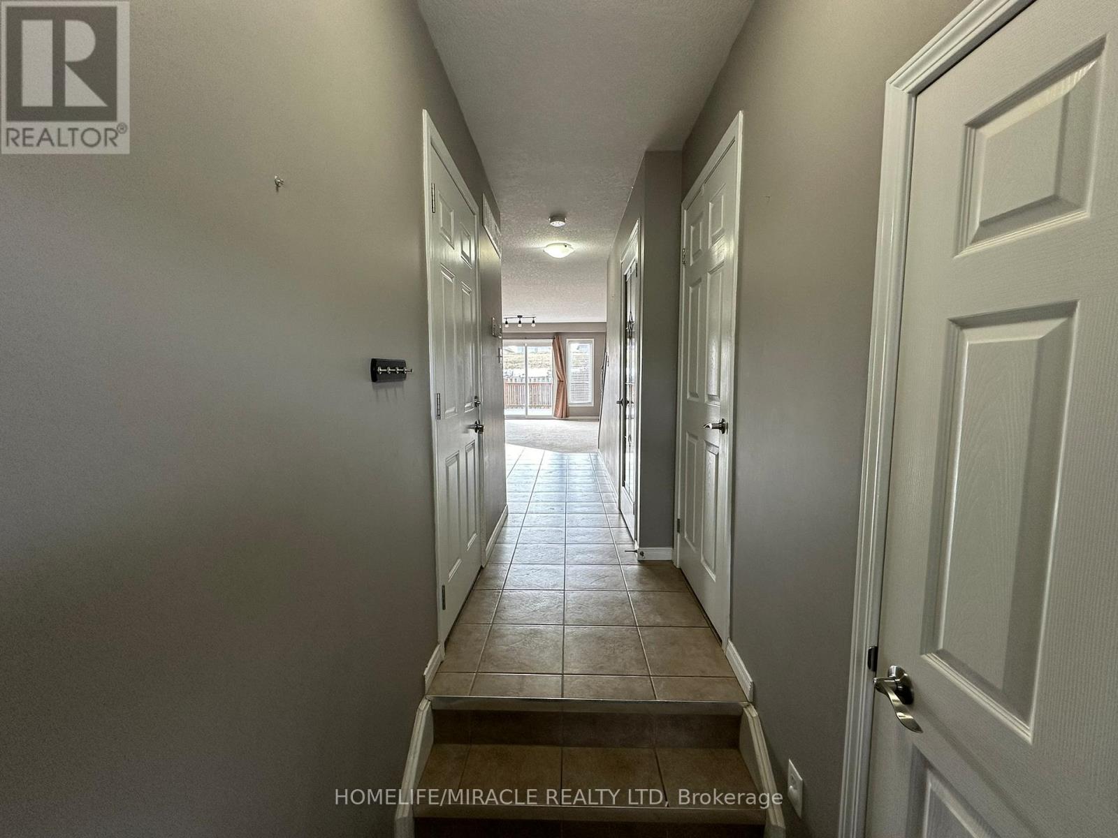 97 Sorrento Street, Kitchener, Ontario  N2R 0A7 - Photo 4 - X12891136