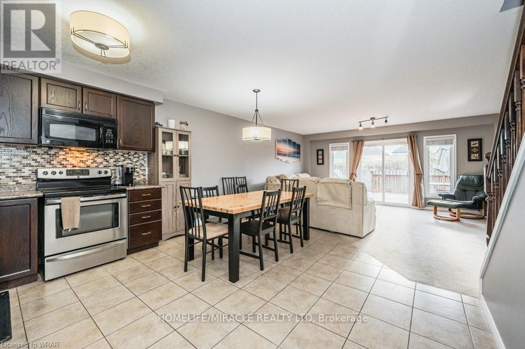 97 Sorrento Street, Kitchener, Ontario  N2R 0A7 - Photo 5 - X12891136