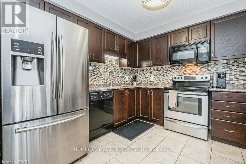 97 Sorrento Street, Kitchener, Ontario  N2R 0A7 - Photo 6 - X12891136