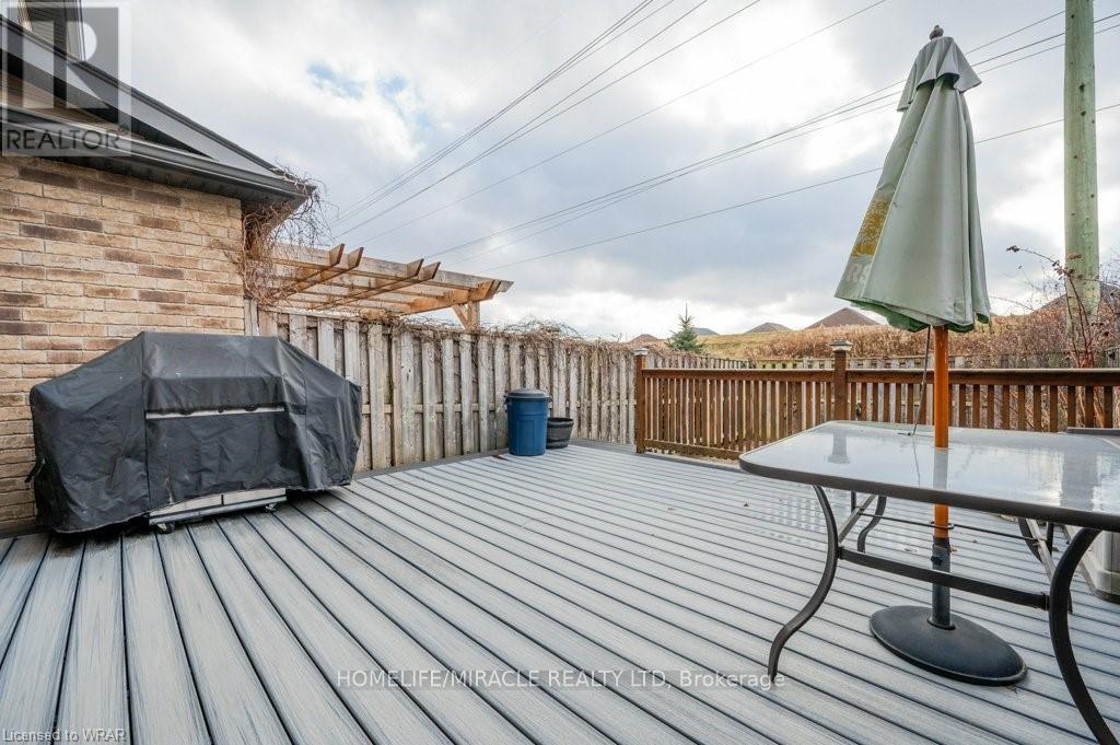 97 Sorrento Street, Kitchener, Ontario  N2R 0A7 - Photo 9 - X12891136