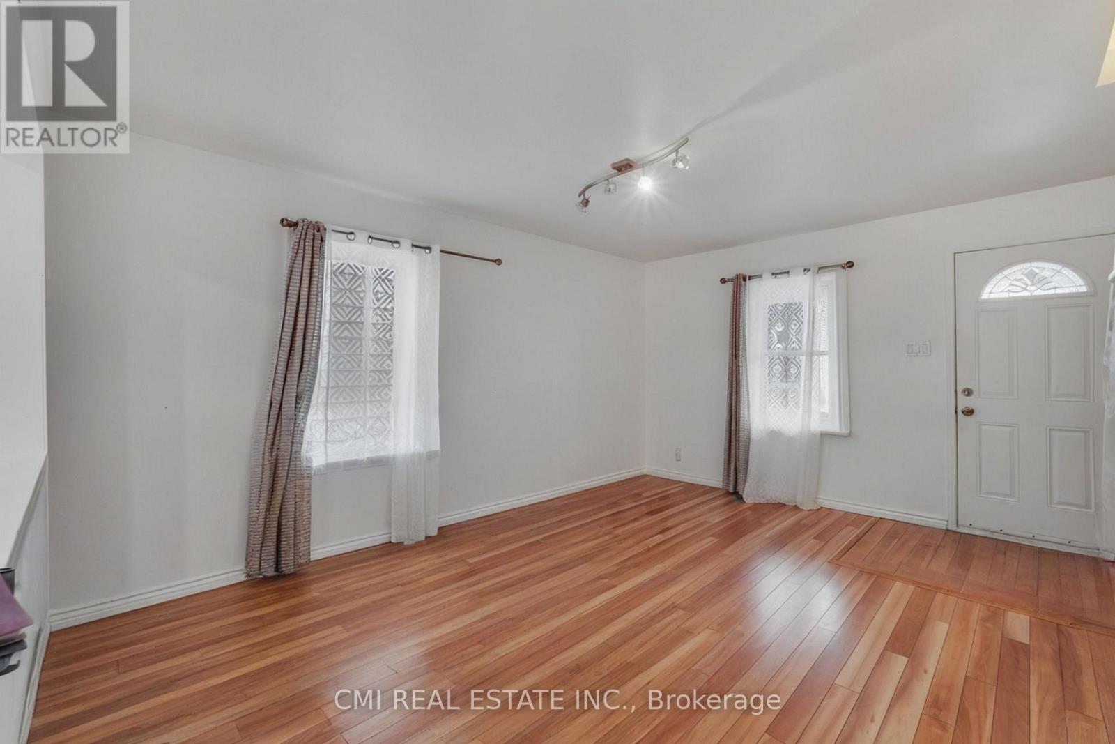 95 Adeline Street, Ottawa, Ontario  K1S 3L5 - Photo 5 - X12891194