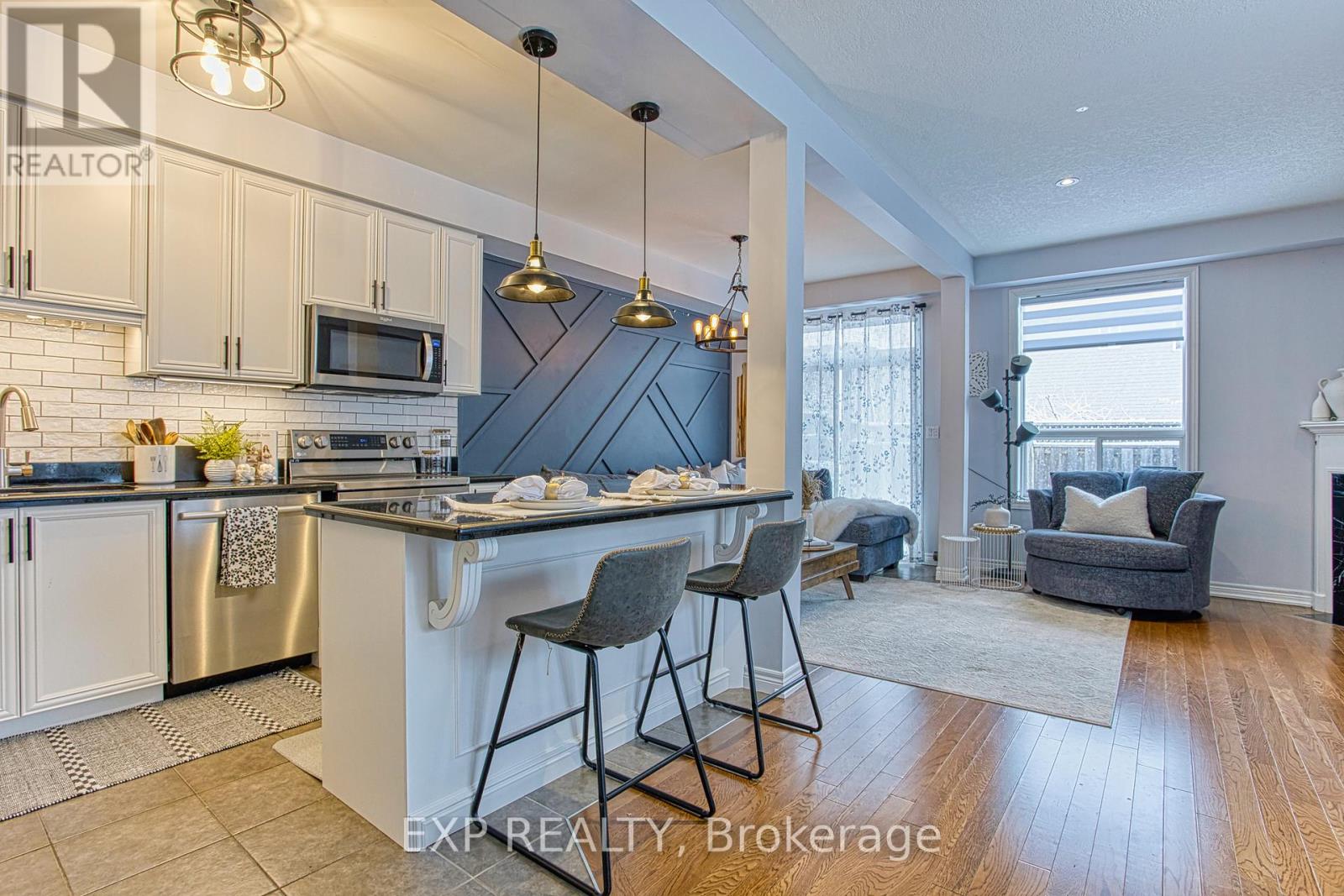 114 Marina Point Crescent, Hamilton, Ontario  L8E 0E4 - Photo 10 - X12891202