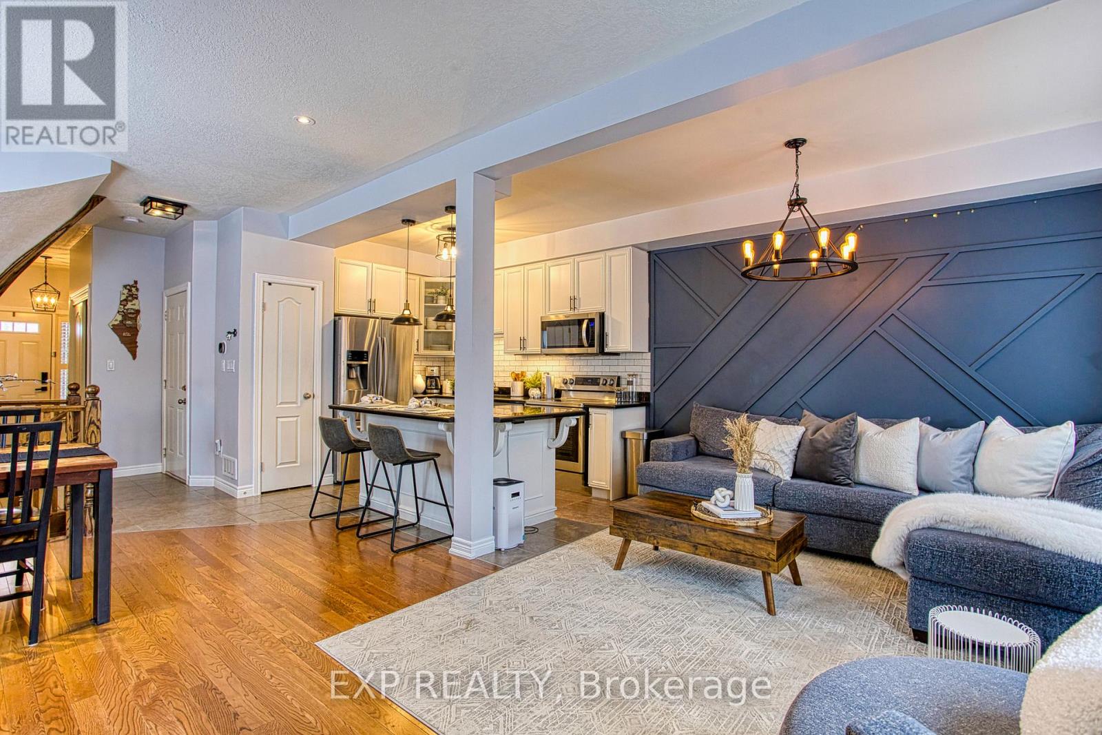 114 Marina Point Crescent, Hamilton, Ontario  L8E 0E4 - Photo 21 - X12891202