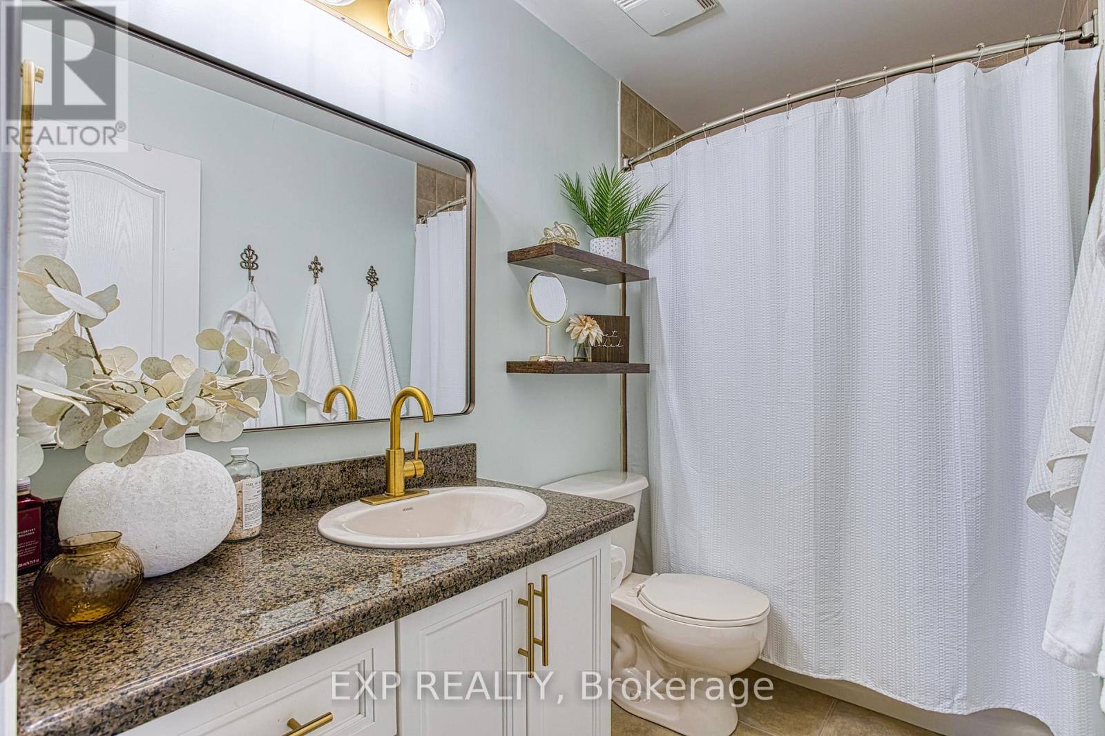 114 Marina Point Crescent, Hamilton, Ontario  L8E 0E4 - Photo 25 - X12891202