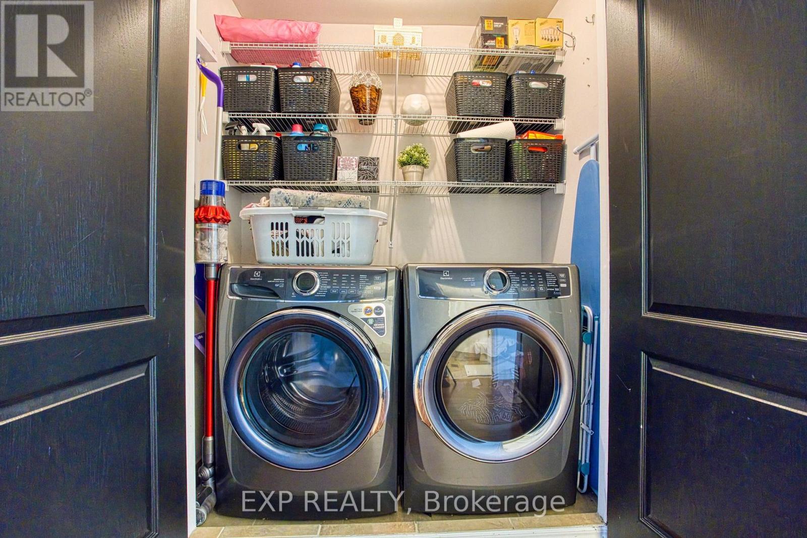 114 Marina Point Crescent, Hamilton, Ontario  L8E 0E4 - Photo 28 - X12891202